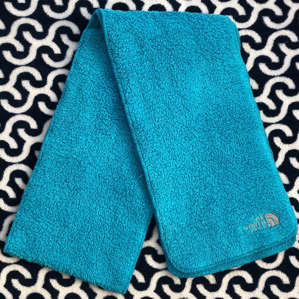 Blue north face scarf